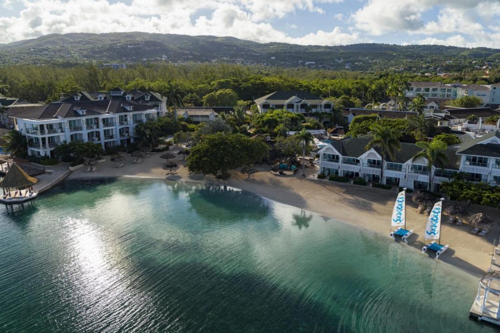 Sandals-SRC-Beachfront Village 